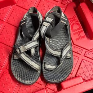 Men’s size 9 Chaco sandals with Vibram soles